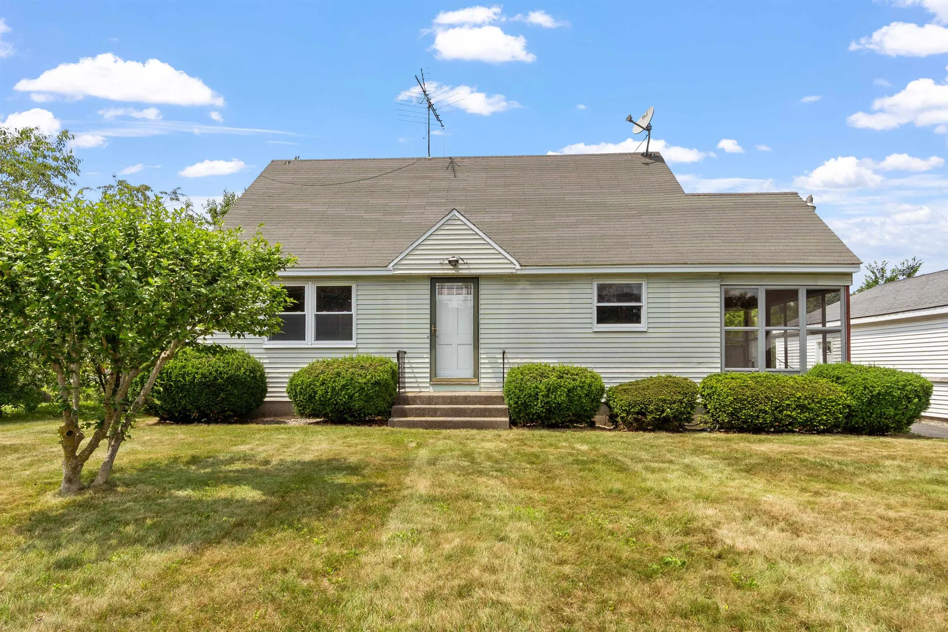 11 Trinity Drive Nashua NH 03063