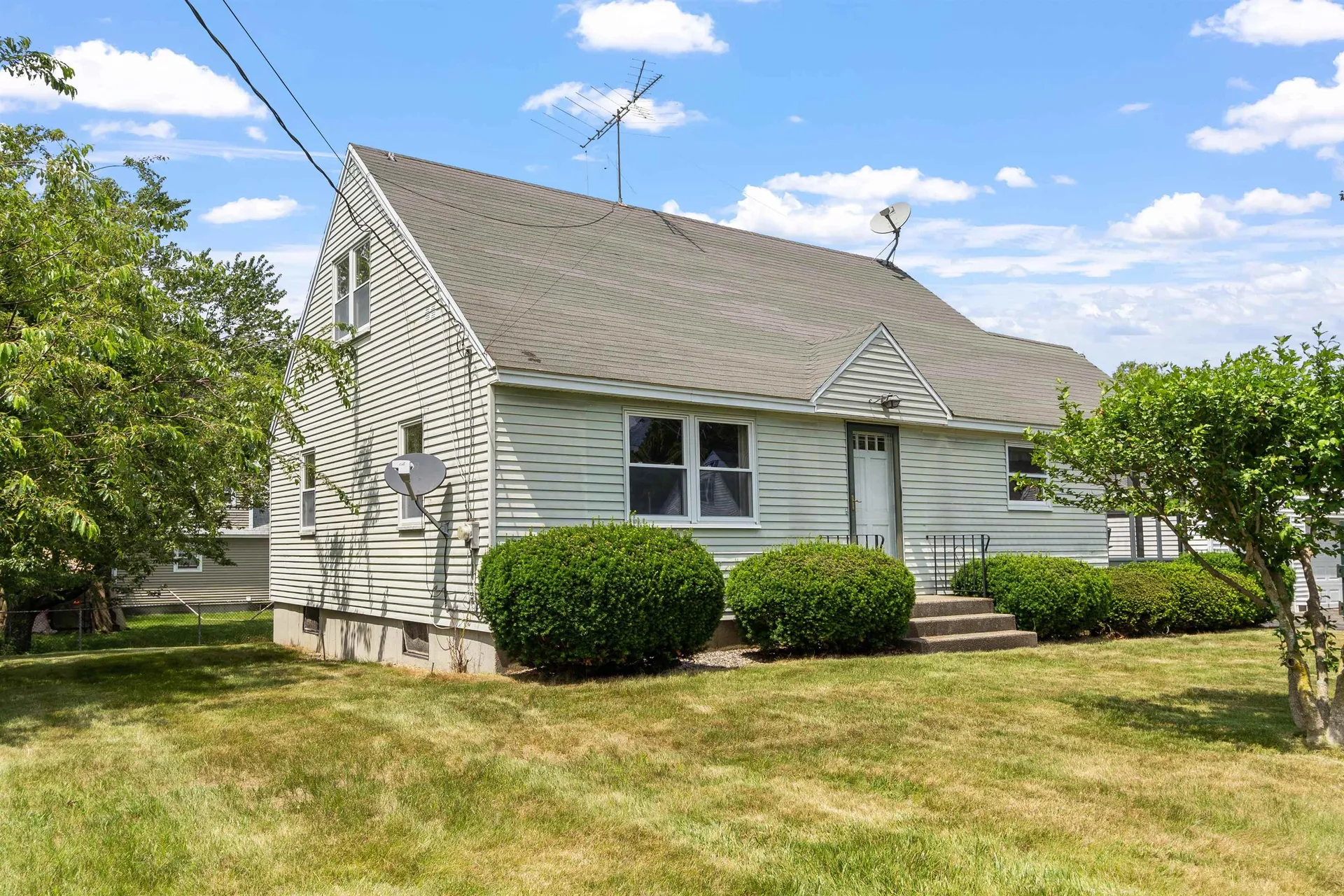 11 Trinity Drive Nashua NH 03063