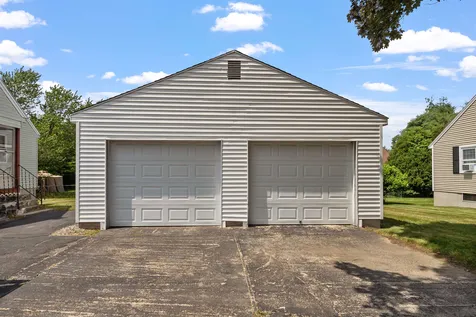 11 Trinity Drive Nashua NH 03063