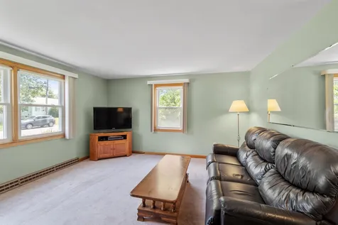 11 Trinity Drive Nashua NH 03063