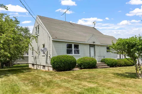 11 Trinity Drive Nashua NH 03063