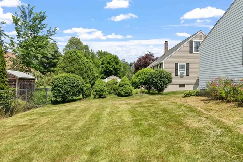 11 Trinity Drive Nashua NH 03063