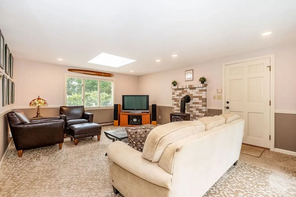 19 Toftree Lane Dover NH 03820