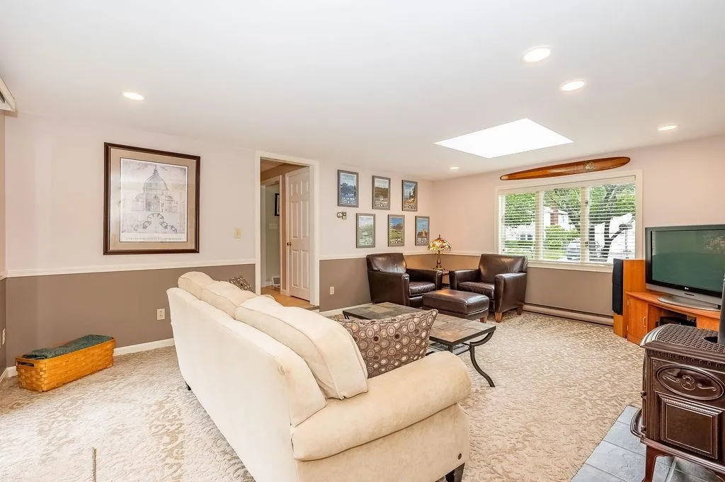 19 Toftree Lane Dover NH 03820