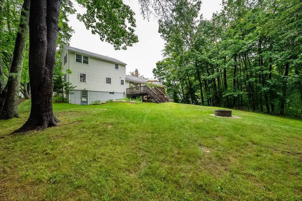 19 Toftree Lane Dover NH 03820