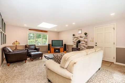 19 Toftree Lane Dover NH 03820