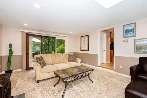 19 Toftree Lane Dover NH 03820
