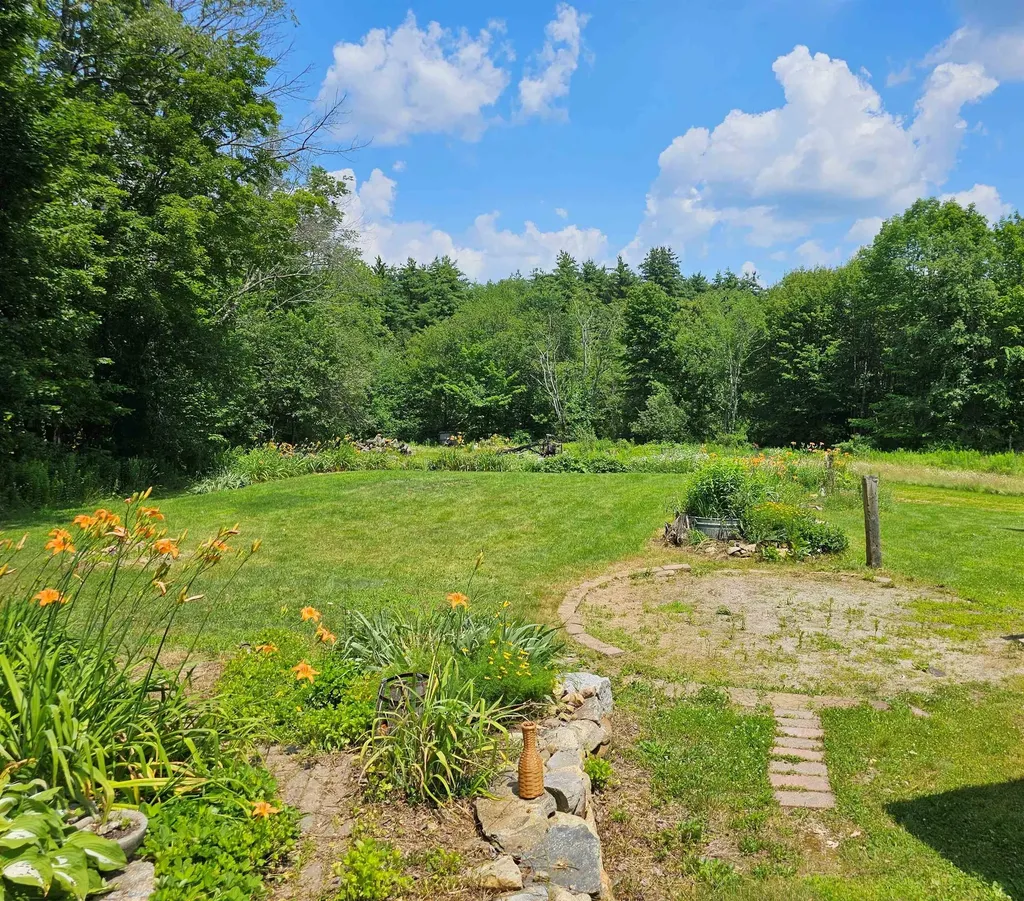934 1st Nh Turnpike Northwood NH 03261