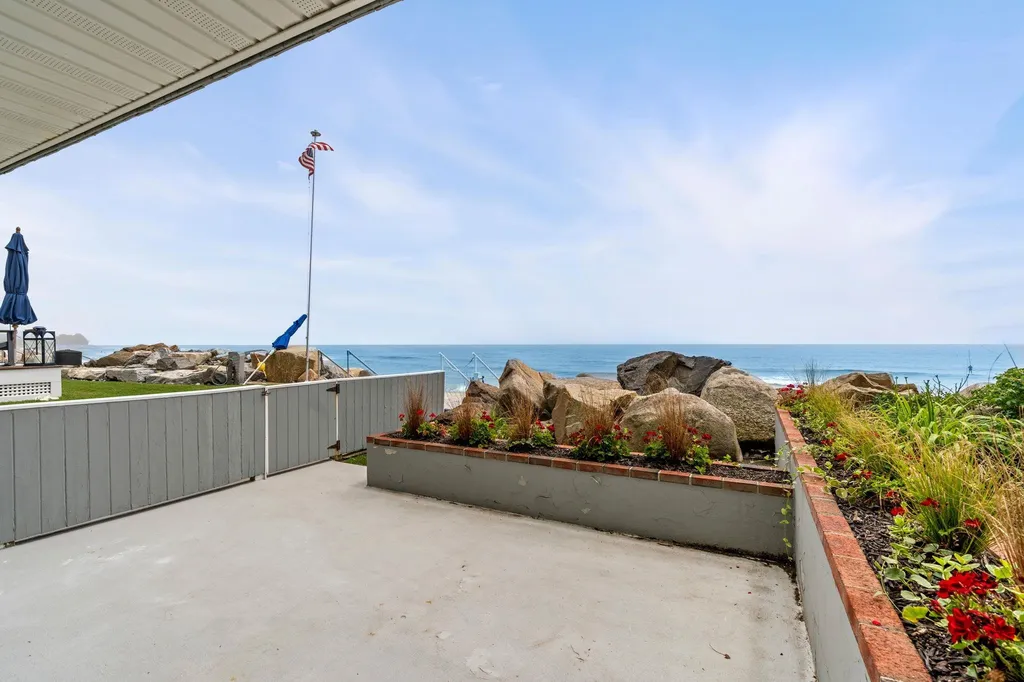 1044 Ocean Boulevard Hampton NH 03842