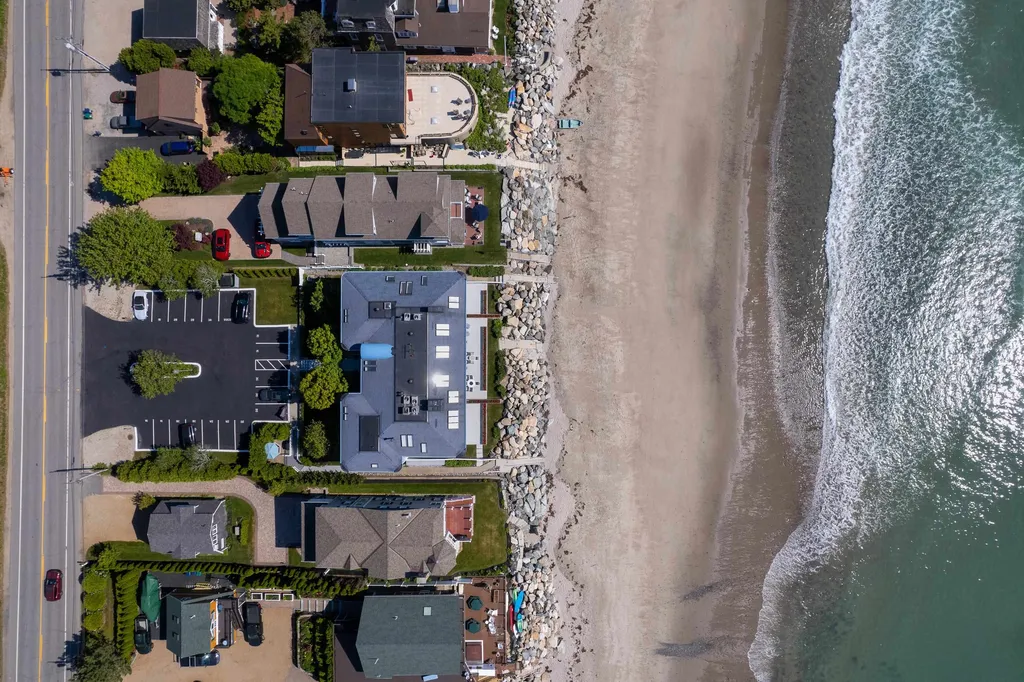 1044 Ocean Boulevard Hampton NH 03842