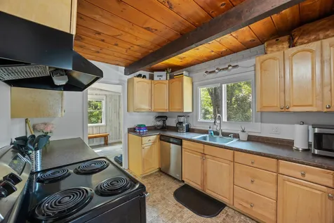 9 Firefly Lane Hillsborough NH 03244