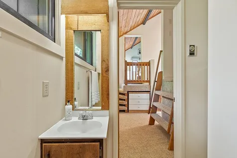 5 Potash Road Lincoln NH 03251