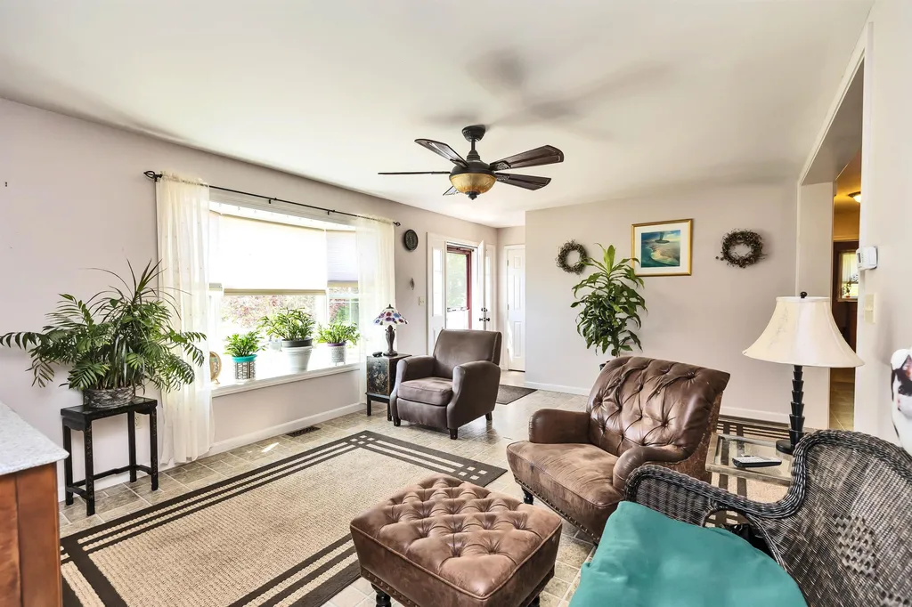 28 Peach Blossom Drive Lyndeborough NH 03082