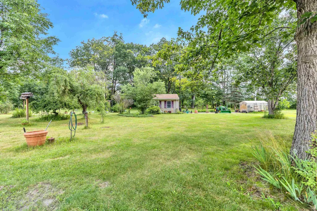 28 Peach Blossom Drive Lyndeborough NH 03082