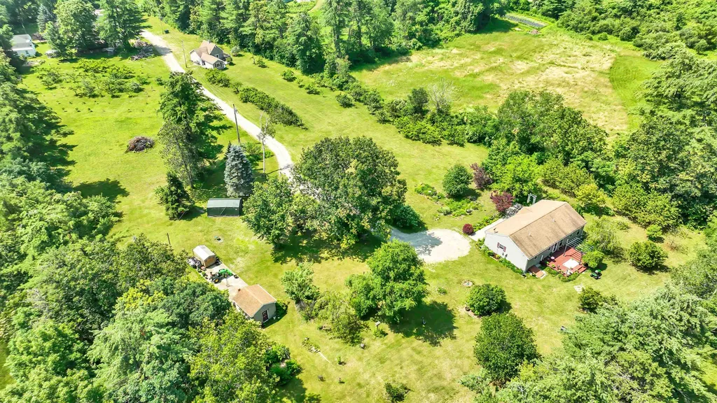 28 Peach Blossom Drive Lyndeborough NH 03082