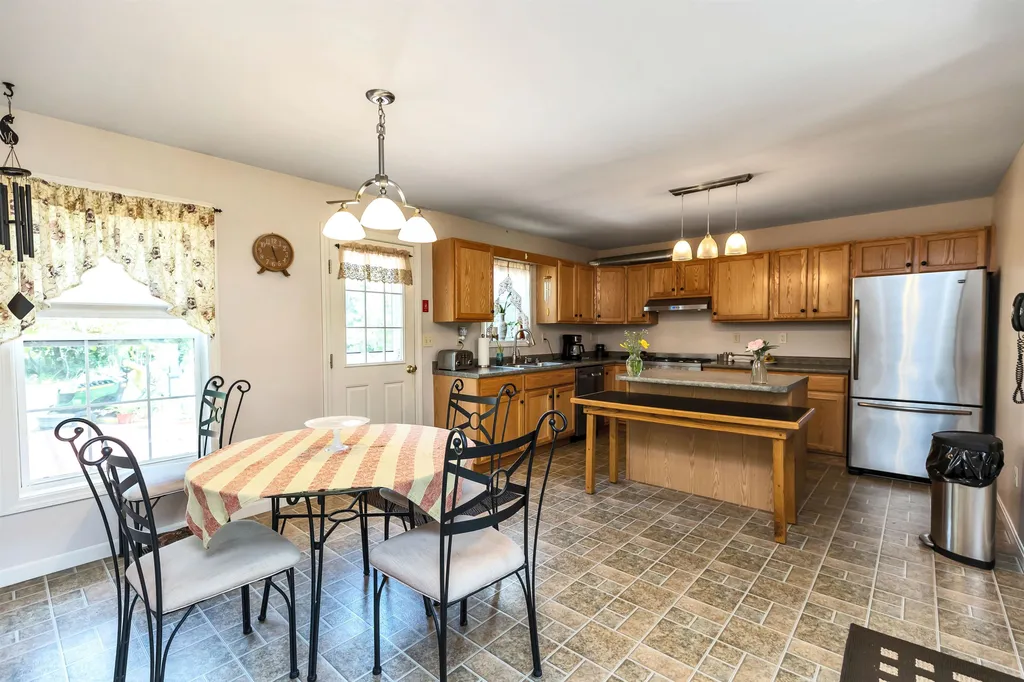 28 Peach Blossom Drive Lyndeborough NH 03082