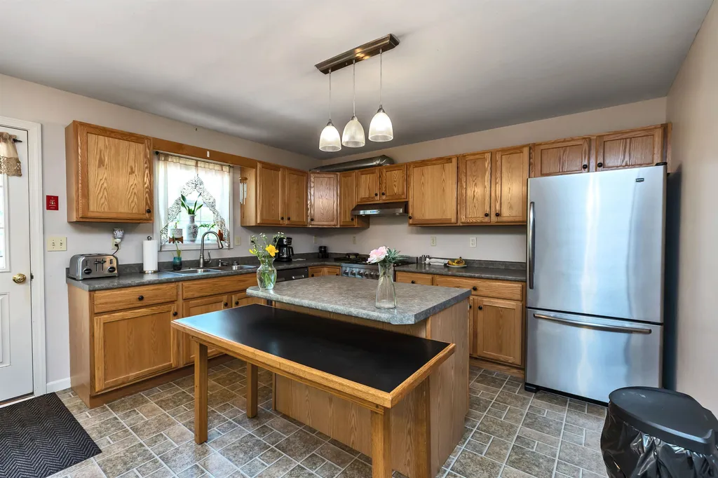 28 Peach Blossom Drive Lyndeborough NH 03082
