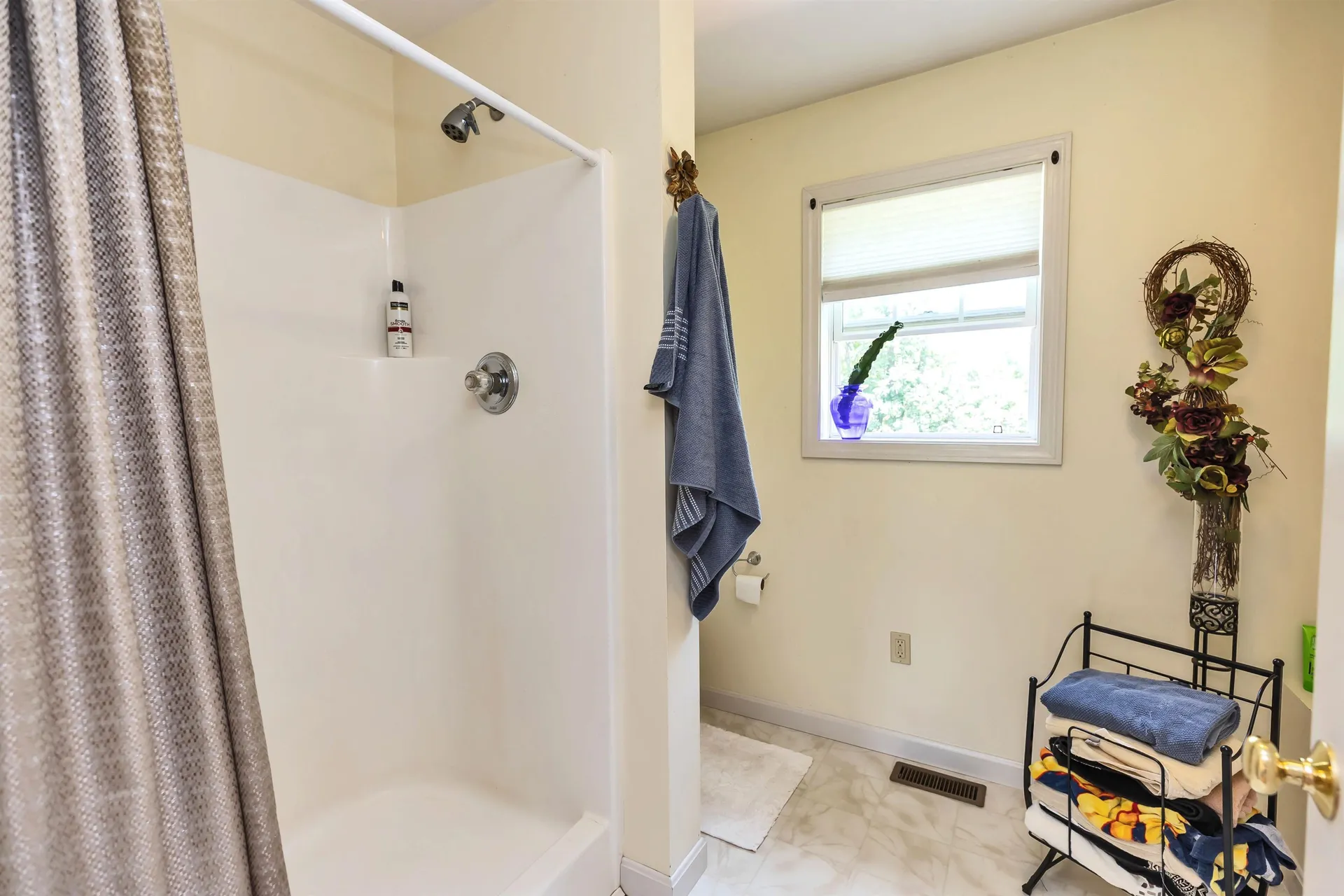 28 Peach Blossom Drive Lyndeborough NH 03082