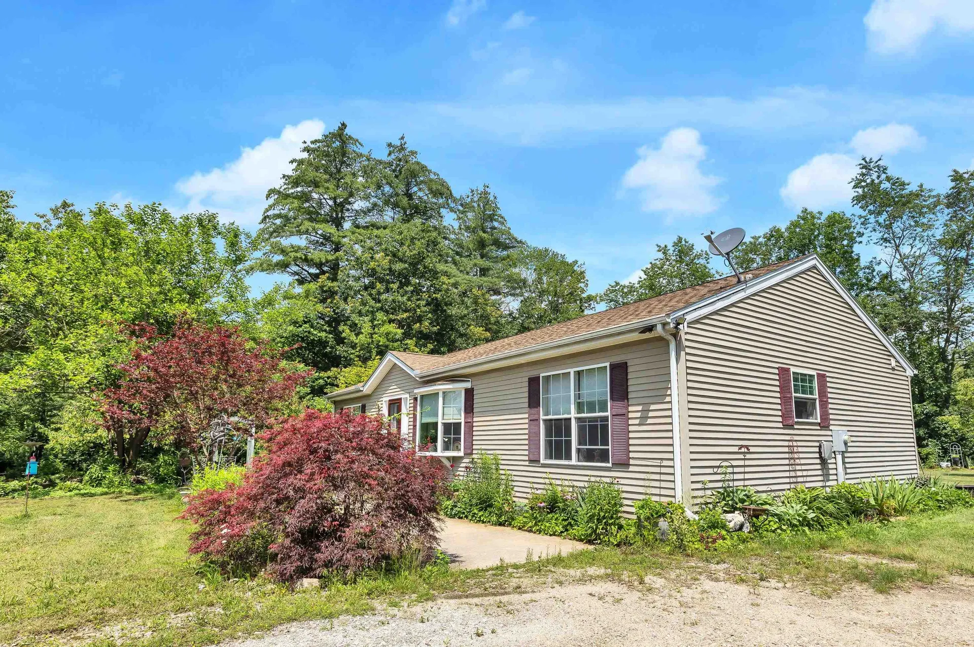 28 Peach Blossom Drive Lyndeborough NH 03082