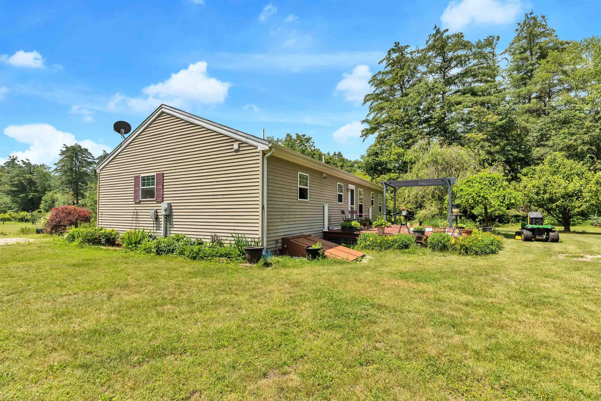 28 Peach Blossom Drive Lyndeborough NH 03082