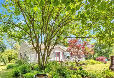 28 Peach Blossom Drive Lyndeborough NH 03082