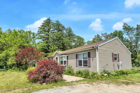 28 Peach Blossom Drive Lyndeborough NH 03082