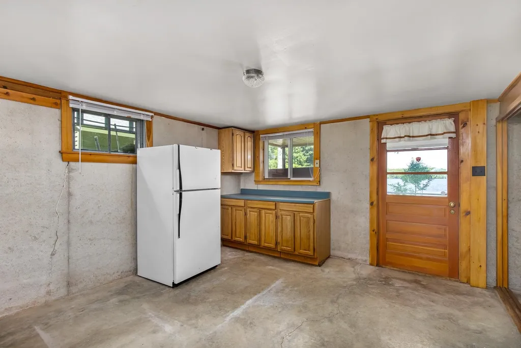 305 Camelot Shore Drive Farmington NH 03835