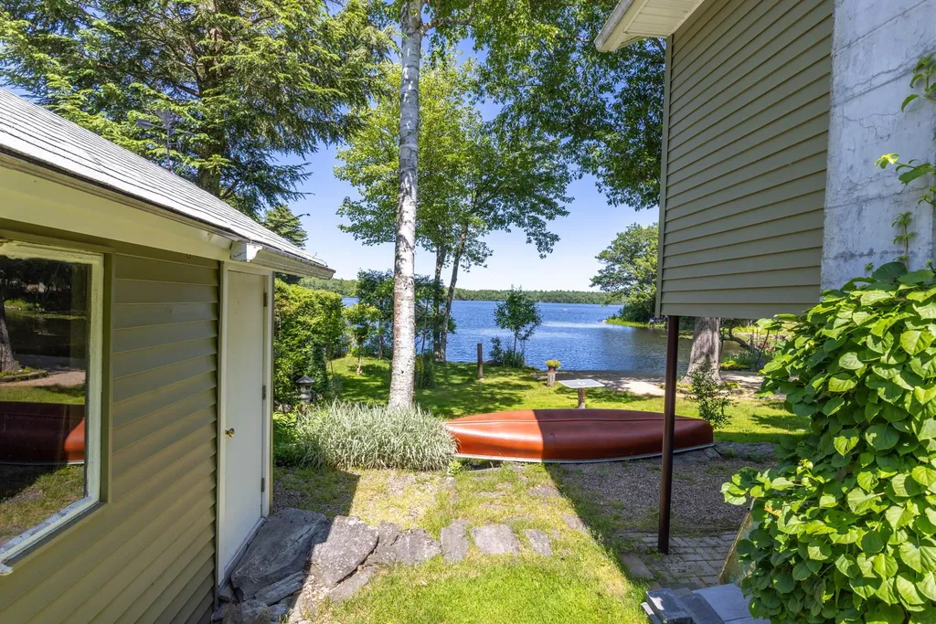 305 Camelot Shore Drive Farmington NH 03835
