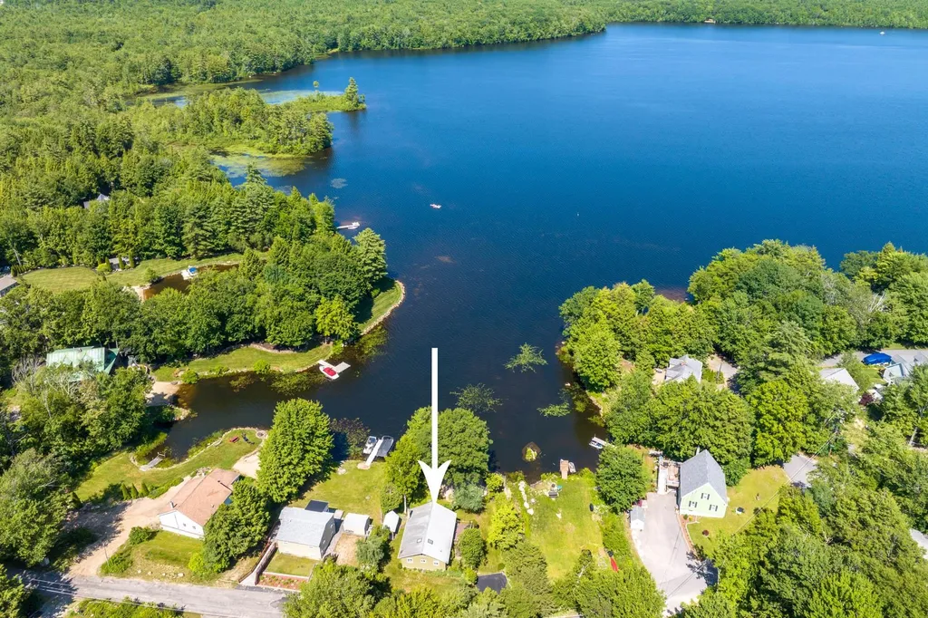 305 Camelot Shore Drive Farmington NH 03835