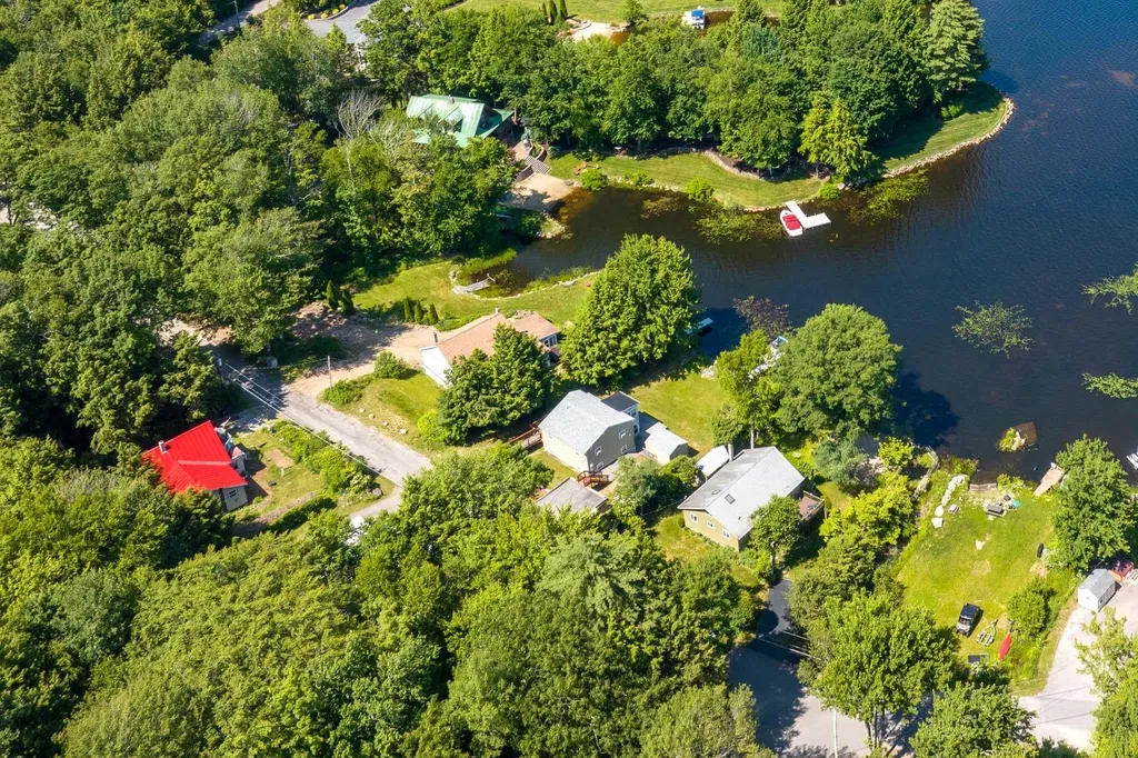 305 Camelot Shore Drive Farmington NH 03835