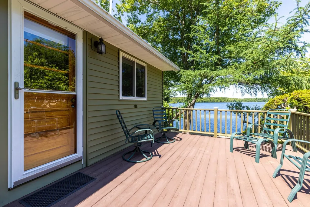 305 Camelot Shore Drive Farmington NH 03835