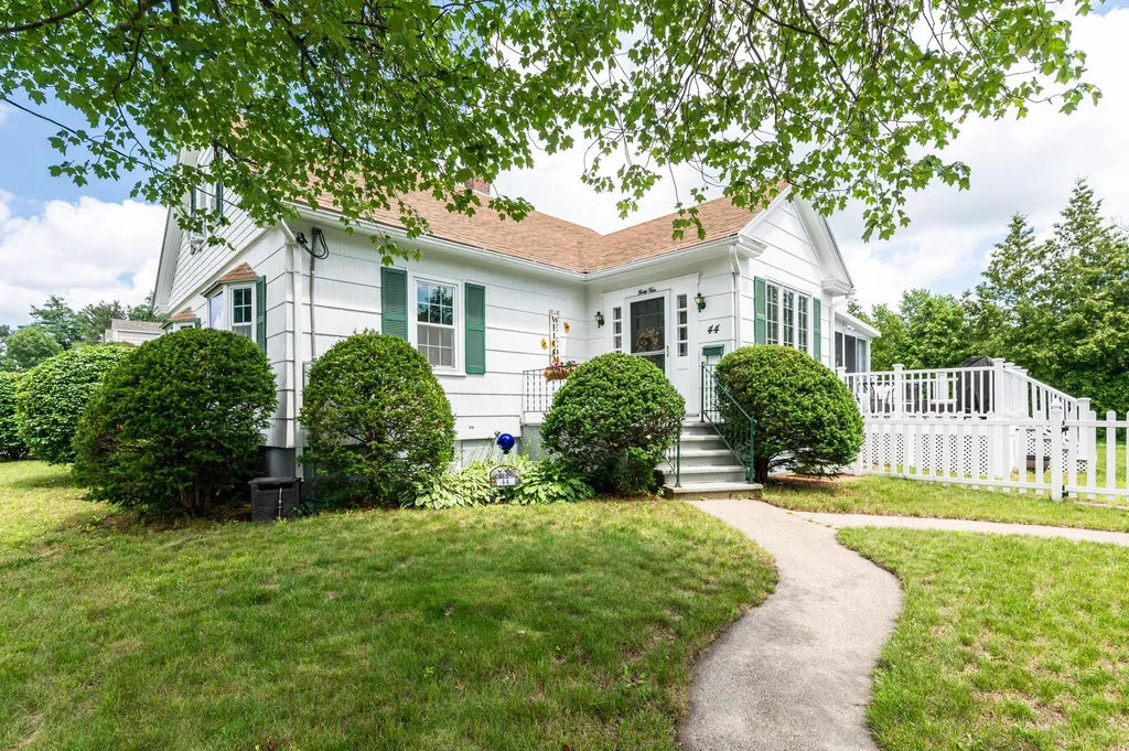 44 Almont Street Nashua NH 03060