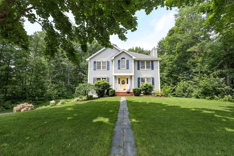 16 Mountain Road Bedford NH 03110