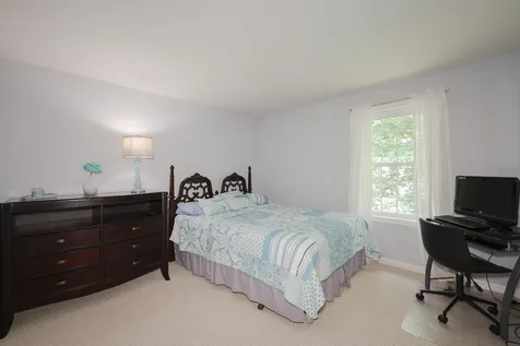 16 Mountain Road Bedford NH 03110