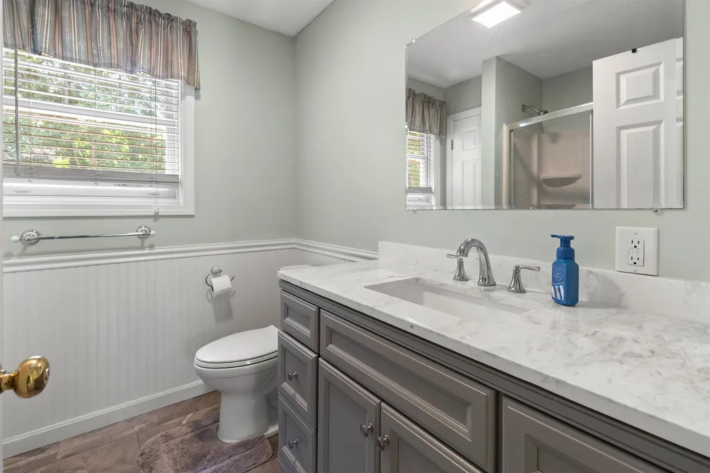6 Copeland Drive Hudson NH 03051
