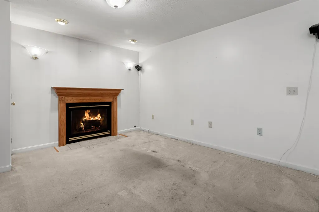 6 Copeland Drive Hudson NH 03051