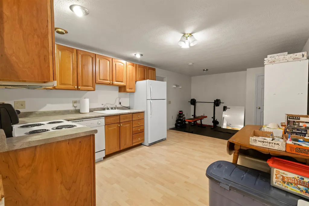 6 Copeland Drive Hudson NH 03051