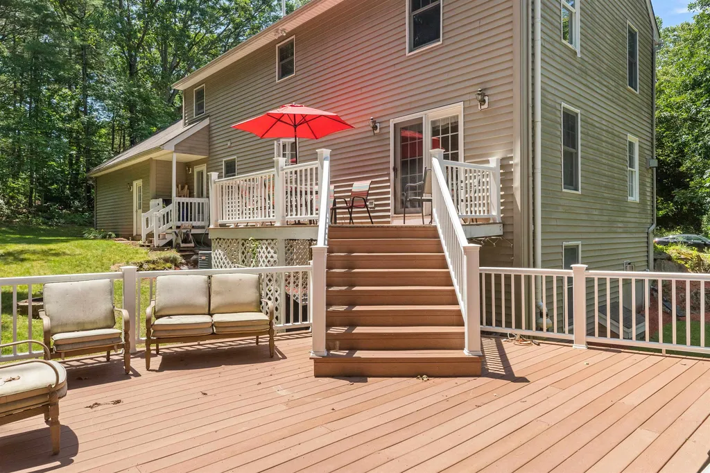 6 Copeland Drive Hudson NH 03051