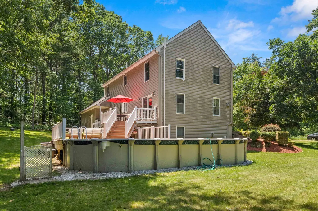 6 Copeland Drive Hudson NH 03051