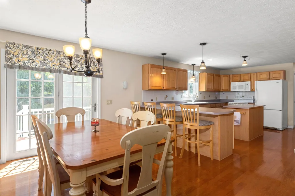 6 Copeland Drive Hudson NH 03051