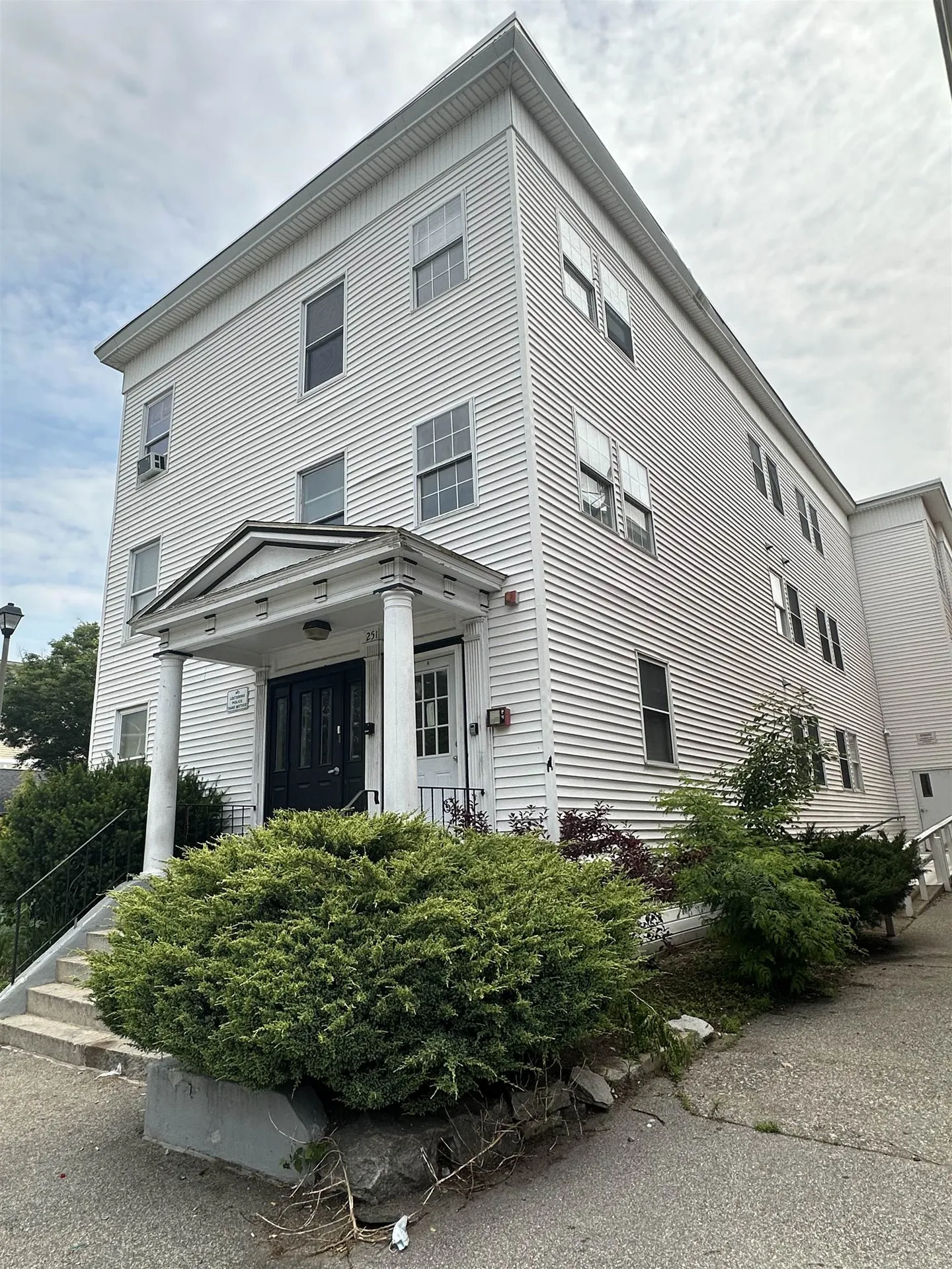 251 Pine Street Manchester NH 03103