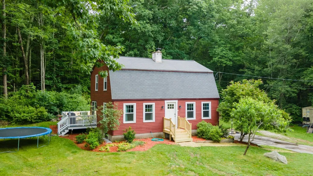 6 Pingree Hill Road Derry NH 03038