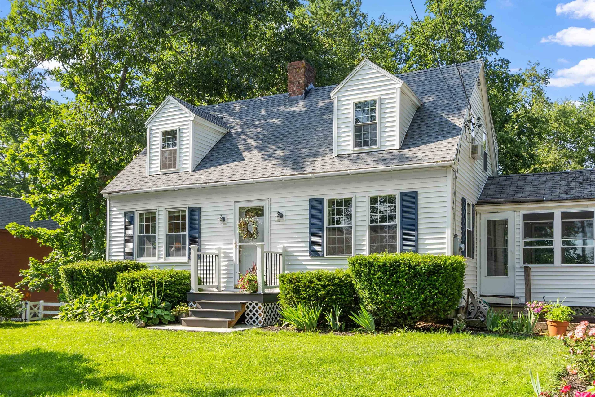 19 Winnicutt Road Stratham NH 03885