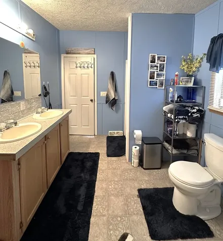 23 Taryn Lane Hinsdale NH 03451