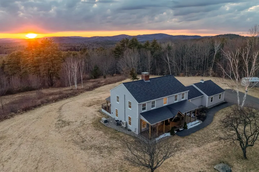 27 Pease Road Meredith NH 03253