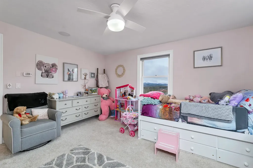 27 Pease Road Meredith NH 03253