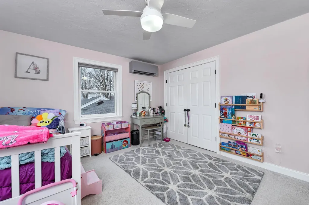 27 Pease Road Meredith NH 03253