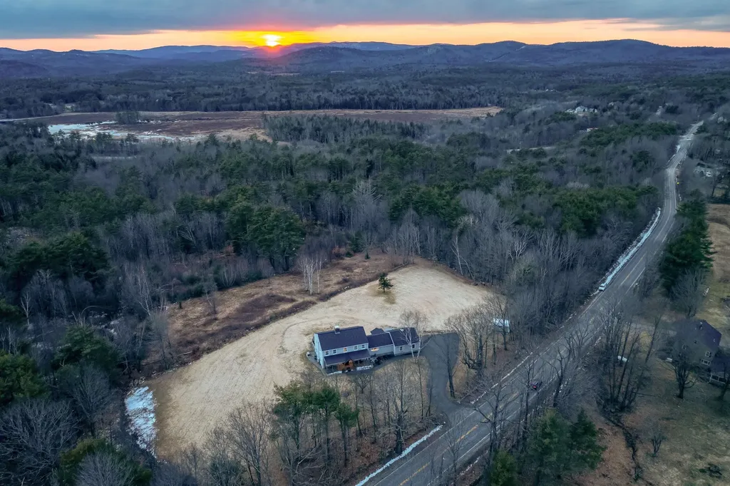 27 Pease Road Meredith NH 03253