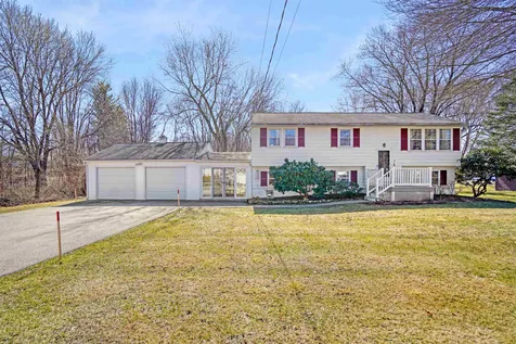 3 Kingsbury Street Derry NH 03038