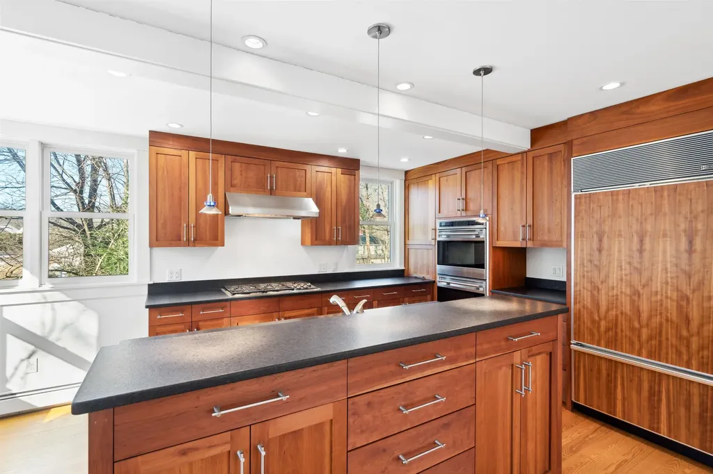 7 Prospect Street Hanover NH 03755